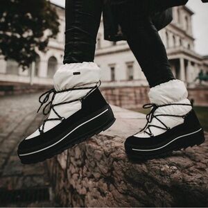 PAJAR TAYA WOMEN'S LACE UP BOOT